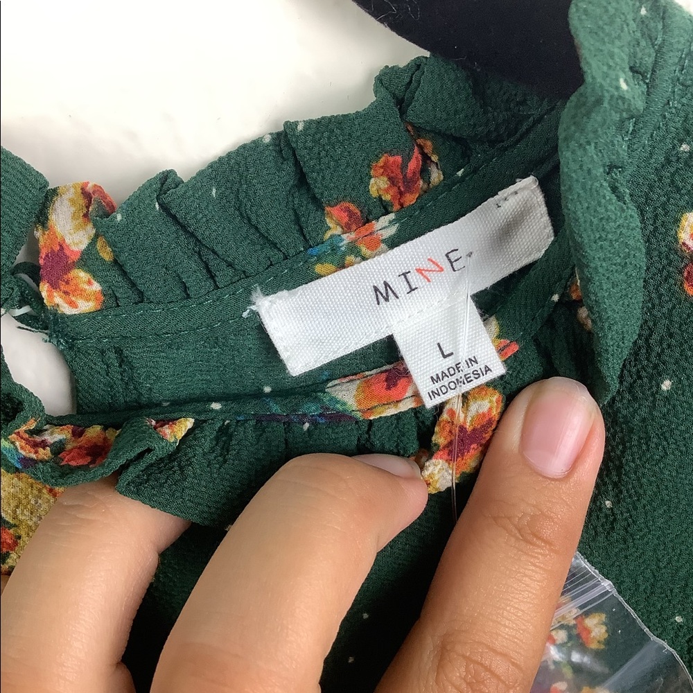 mine floral blouse size large - Picture 3 of 3